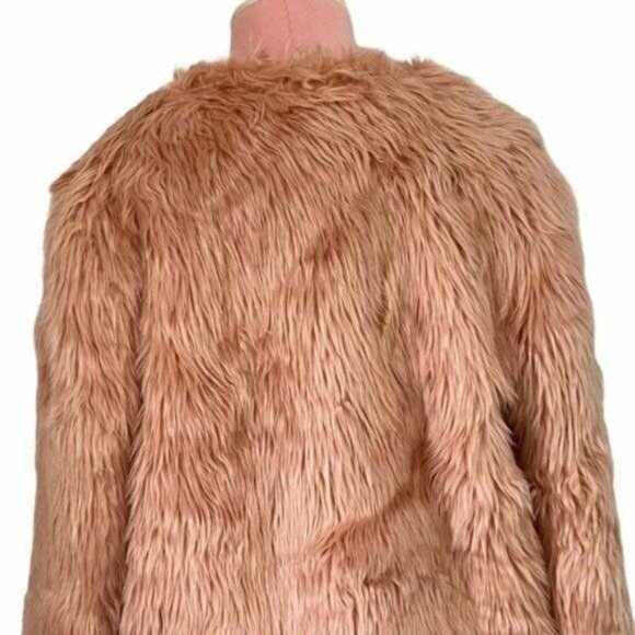 Chelsea28 Faux Fur Jacket in Pink Size Medium NWT - Picture 11 of 13